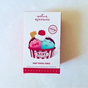 2015 Hallmark Keepsake Christmas Tree Ornament Baby Makes Three